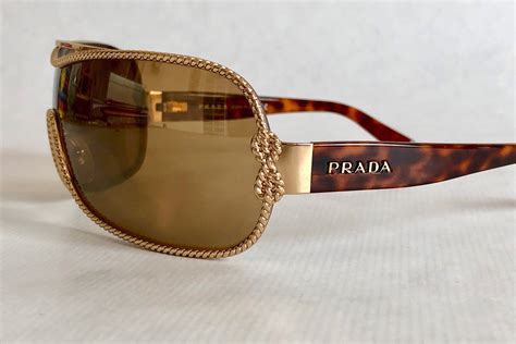 prada sunglasses made in italy